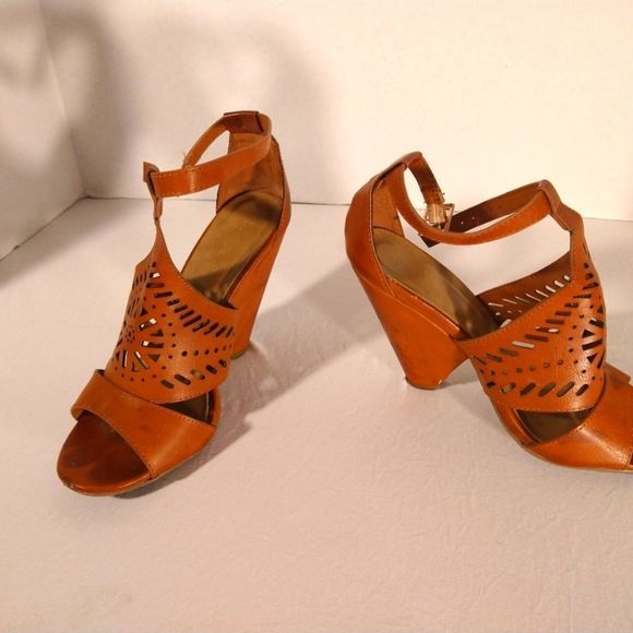 Chestnut Brown Peep Toe Heels Ankle Strap with Silver Buckle 4.5 in. heel Size 6 - Picture 1 of 5